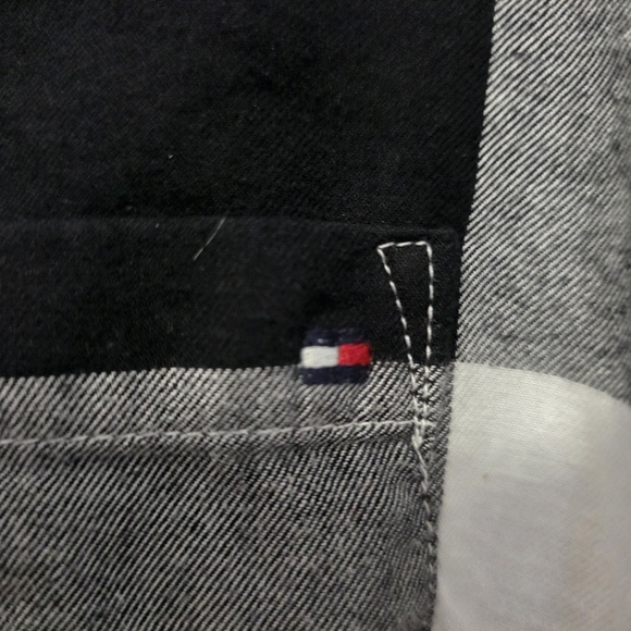 Tommy Hilfiger Black And White Plaid Top Size Medium - Picture 7 of 11